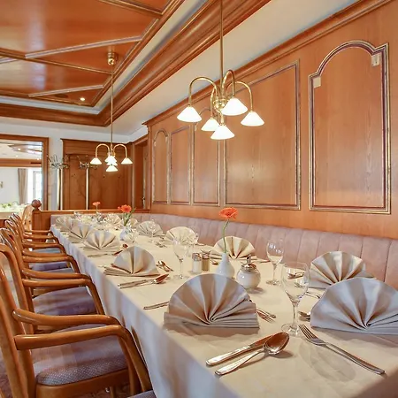 Hotel Premier Weisser Hase Pasawa