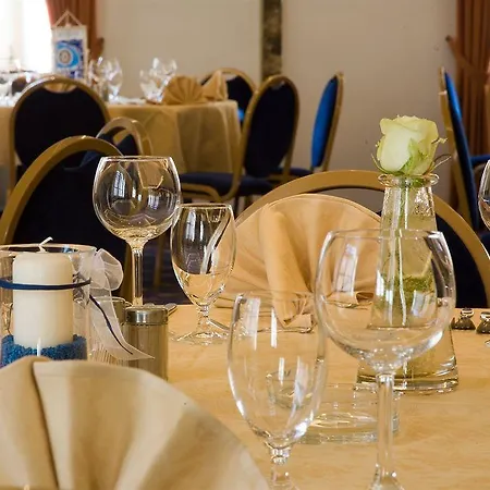 Premier Weisser Hase Hotel 3*