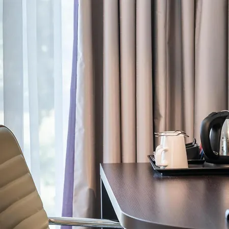 Premier Weisser Hase 3*